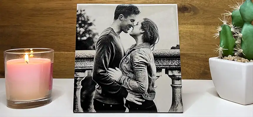 Photo engraved on painted tile